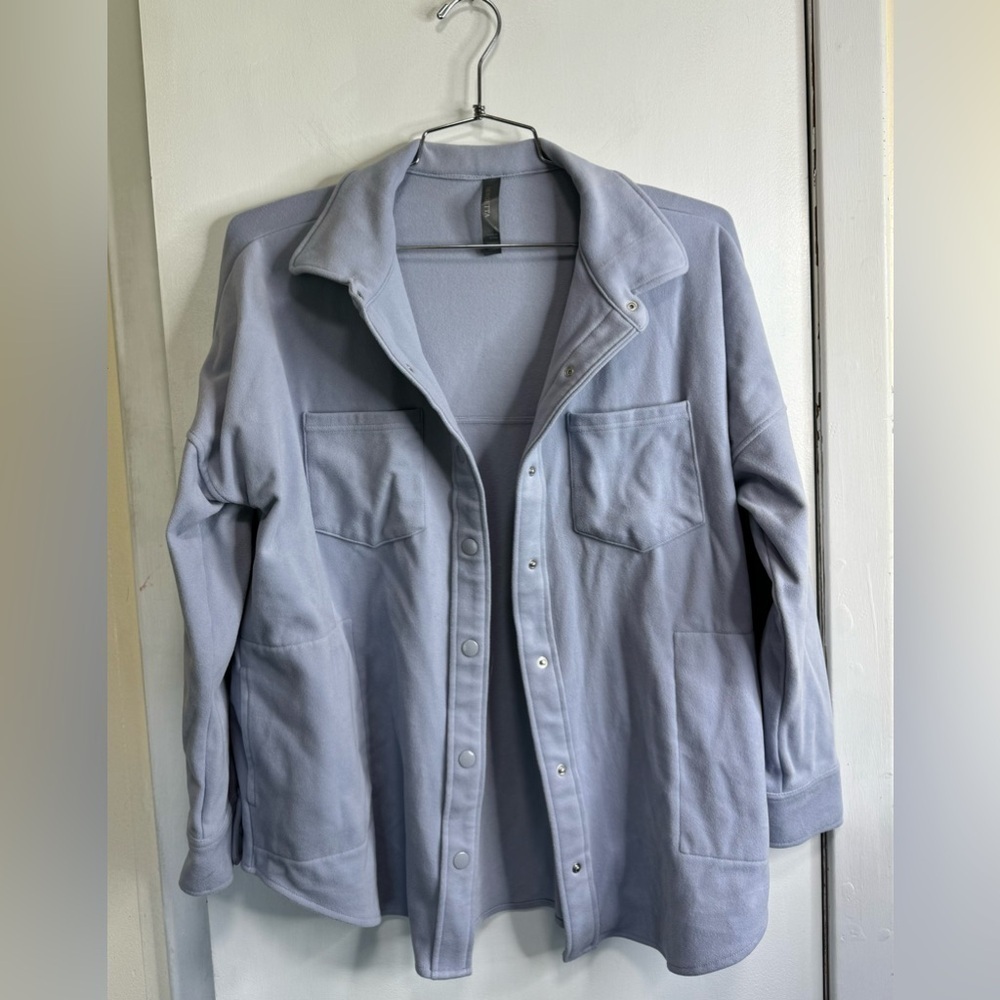 Women’s Shirt with Snap closures ~ Size Large